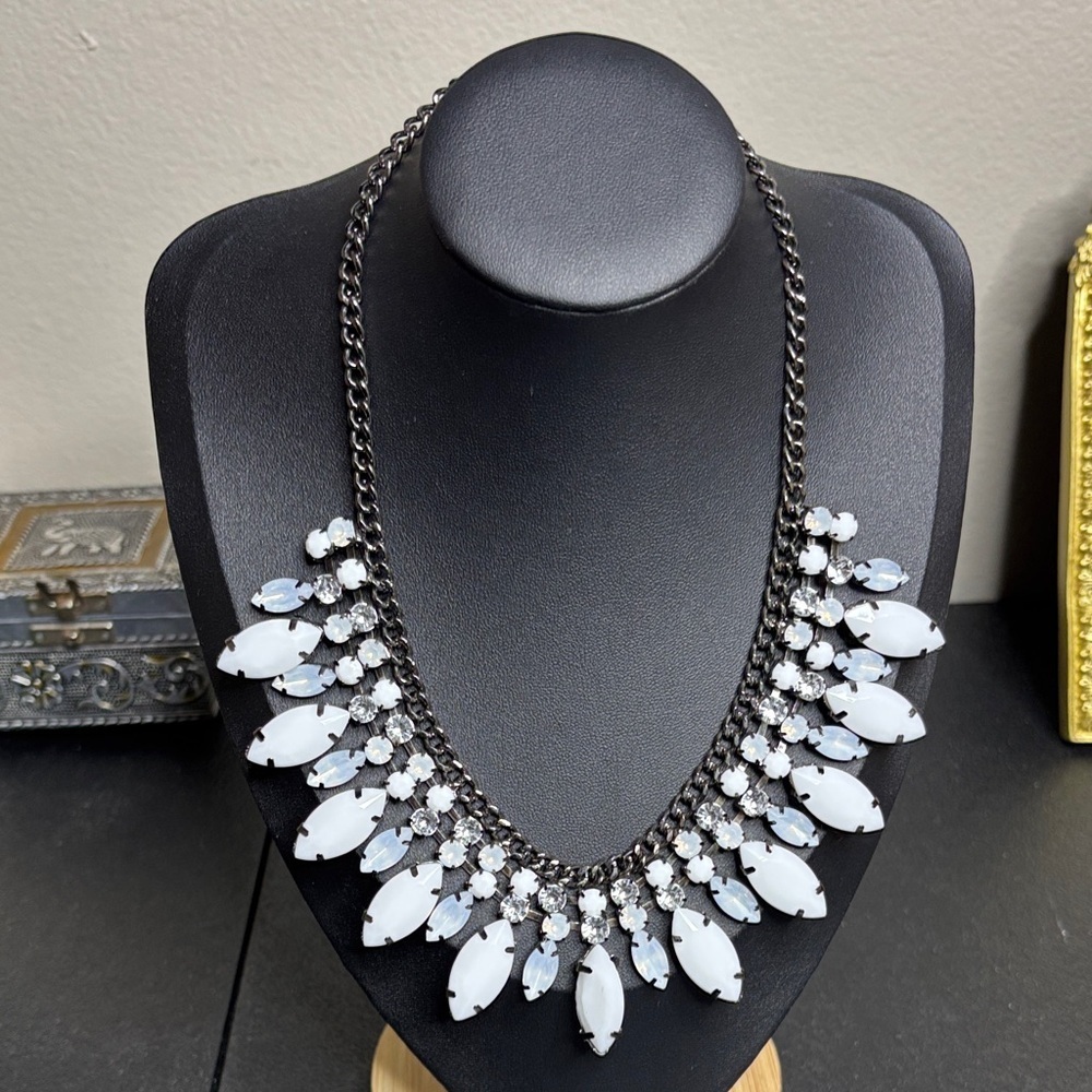 Elegant Gunmetal Silver White Clear Rhinestone Bib Statement Necklace